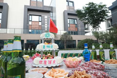 欢庆国庆，公司小花园烧烤趴